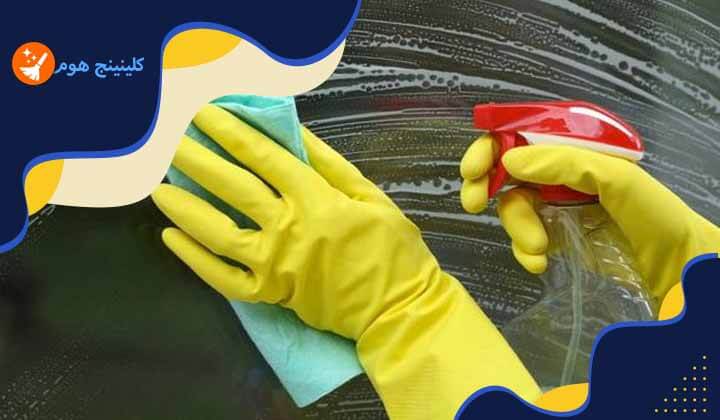 طريقة تنظيف المرايا والزجاج