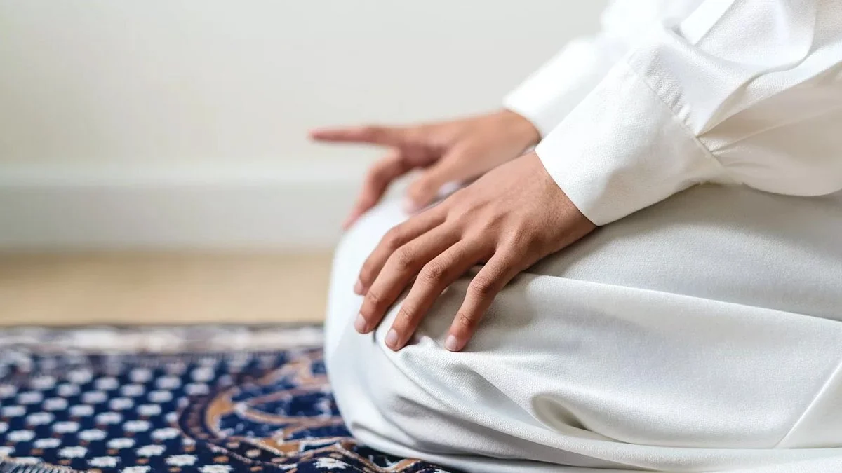 متى يبدأ وقت صلاة الظهر