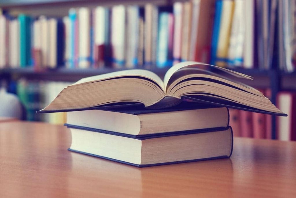 أسماء علماء الفيزياء