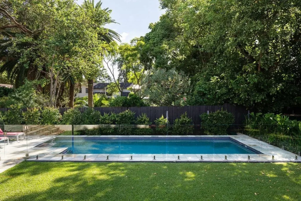 مسابح منزلية لرفاهية عائلتك… إليك كيفية العناية بها