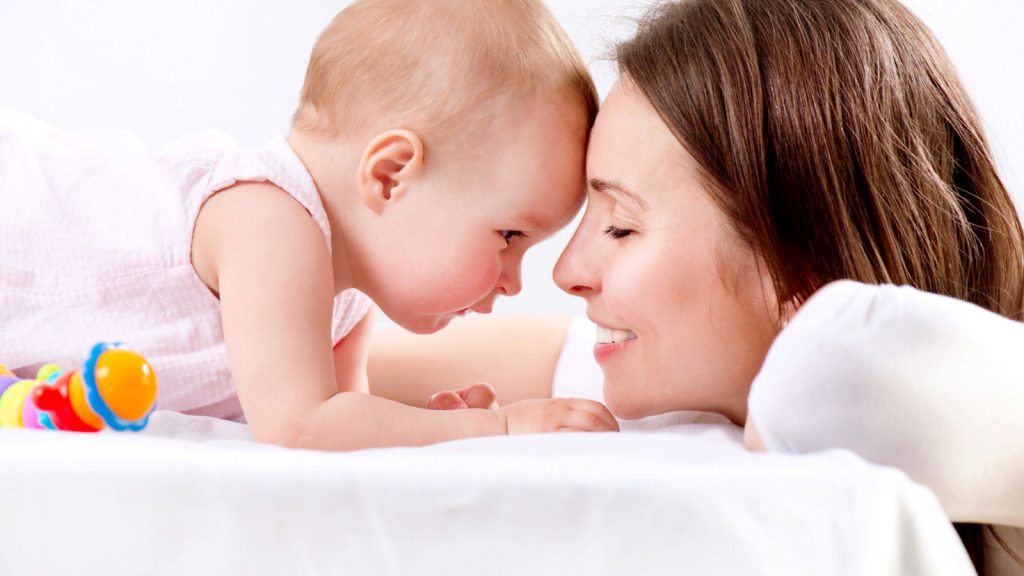 رسائل قصيرة عن الأم