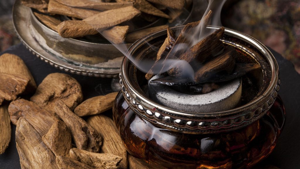 ما هي فوائد بخور الجاوي