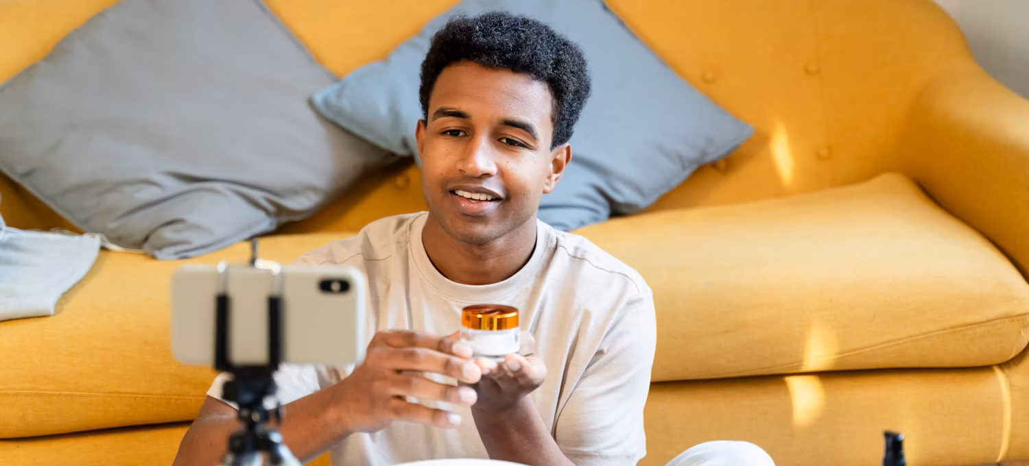 ما الذي يميز صانع محتوى UGC الناجح؟