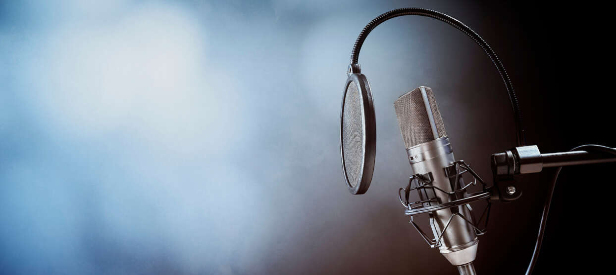 كيف تختار خدمات التعليق الصوتي المناسبة لاحتياجاتك؟